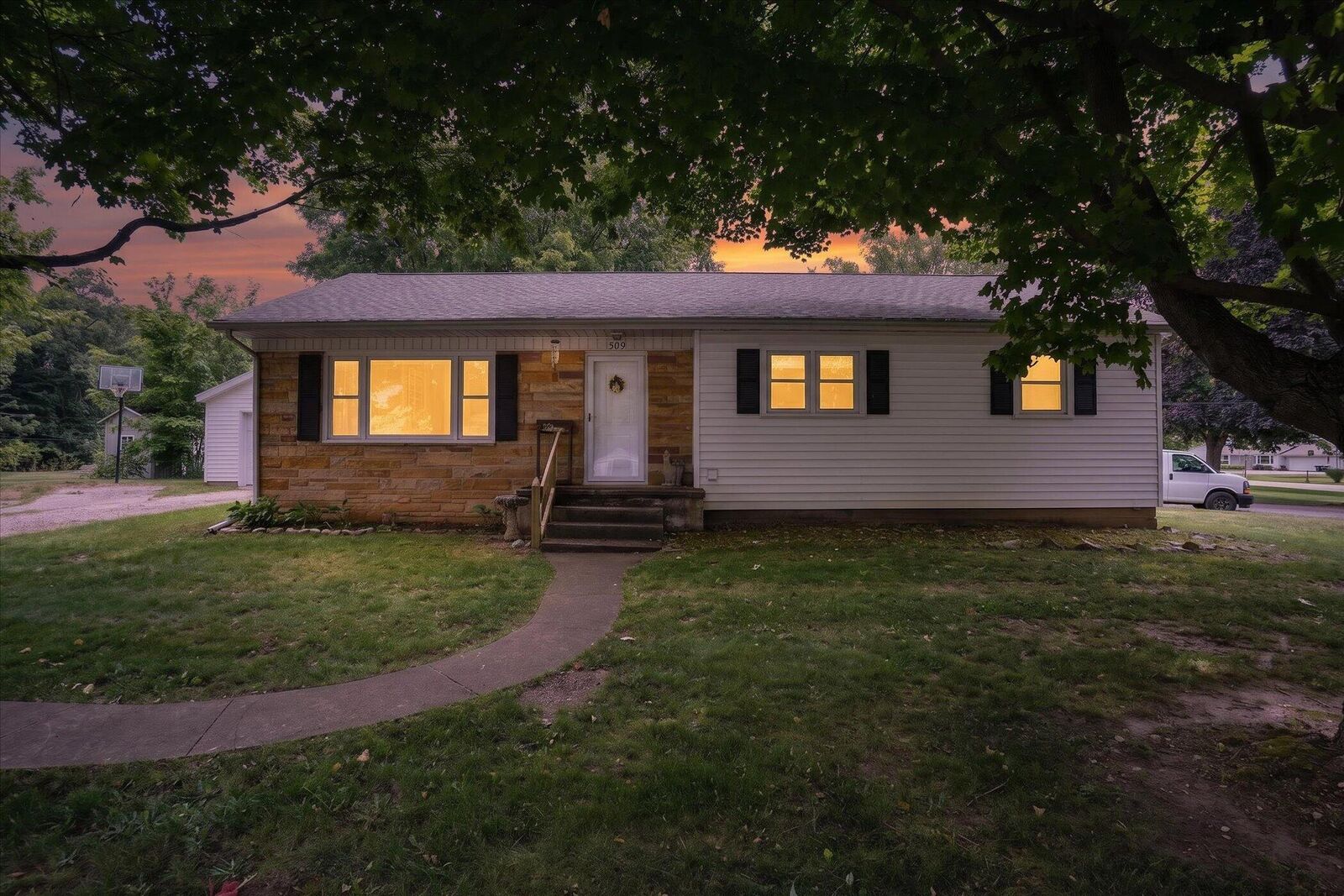 Property Photo:  509 Fayette Street  MI 49250 