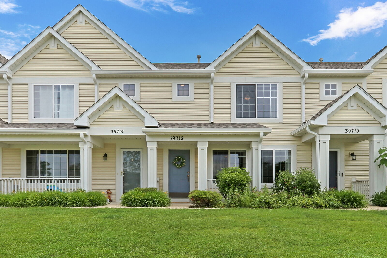Property Photo: 39712 N Warren Lane IL 60083
