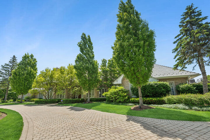 Property Photo: 855 Jennifer Court IL 60045