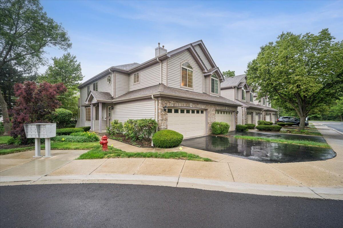 Property Photo:  1568 N Saint Marks Place  IL 60067 
