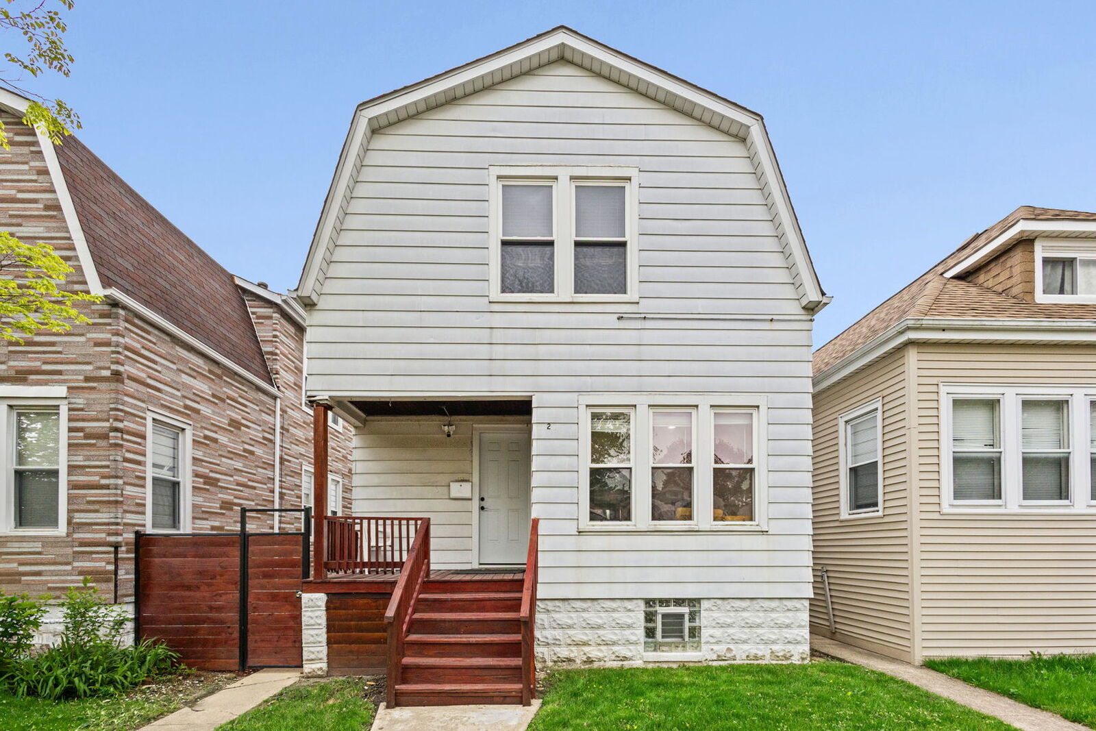 Property Photo:  5725 W Giddings Street  IL 60630 