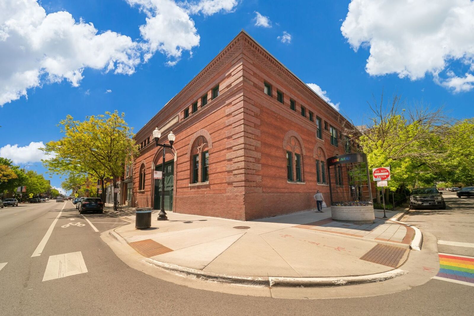 Property Photo:  811 W Aldine Avenue 6S  IL 60657 