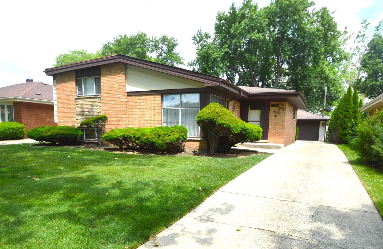 Property Photo: 10640 Wakefield Street IL 60154
