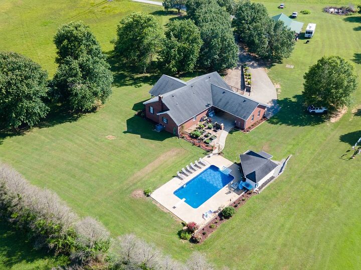 Property Photo: 187 N Old Military Rd TN 38483