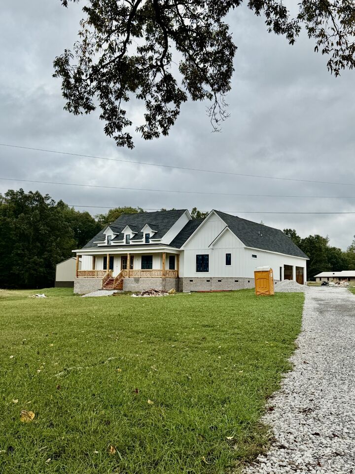 Property Photo: 3725 Ledford Mill Rd TN 37183