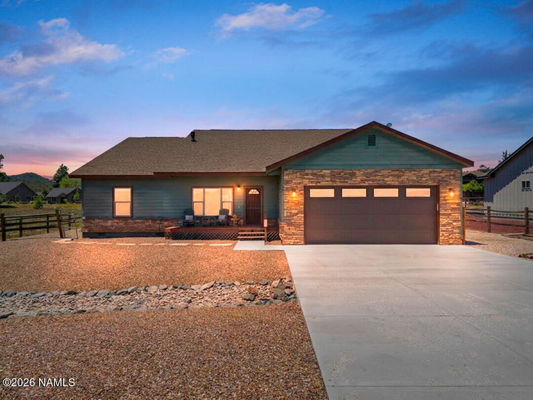 Property Photo: 143 Trilogy Drive AZ 86046