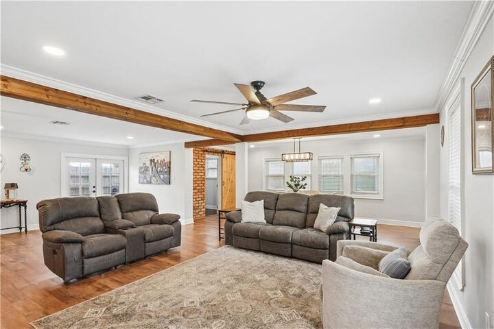 Property Photo:  801 Cameron Court  LA 70065 