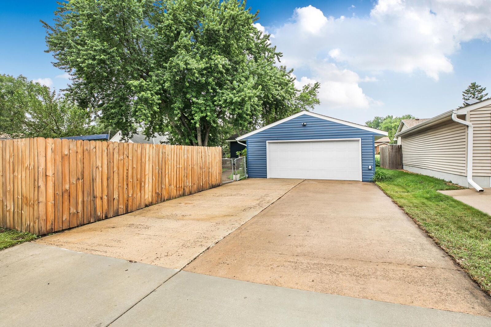 Property Photo:  410 57th Place NE  MN 55432 