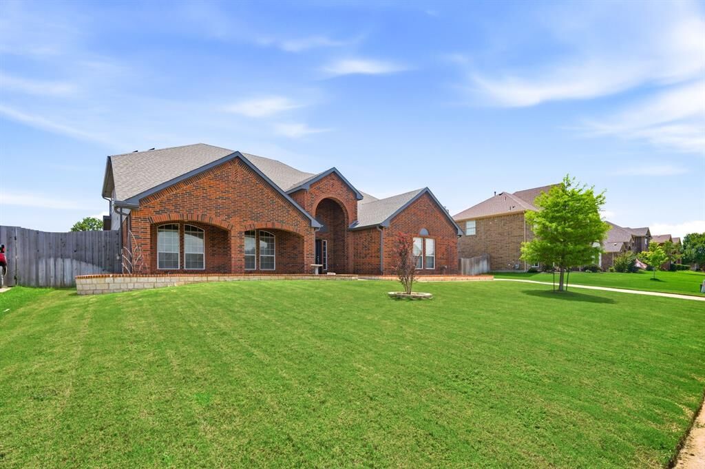 Photo de la propriété:  1080 Estates Drive  TX 76060 