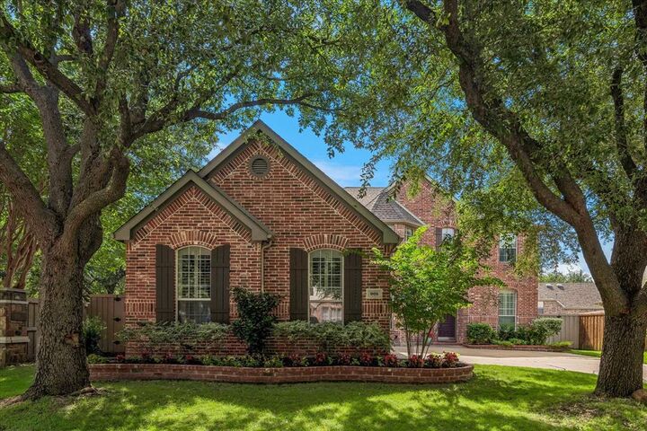 Property Photo: 901 Niblick Court TX 75072