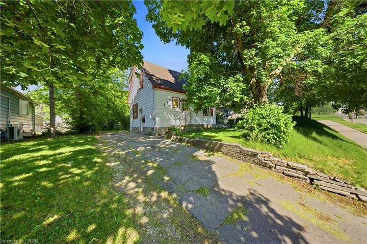 Property Photo:  149 Birch Avenue  ON N2H 4W7 