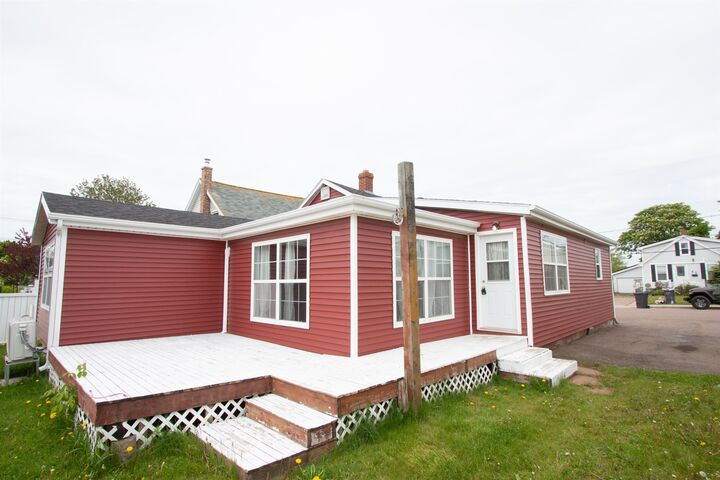 Property Photo: 41 St. Lawrence Street PE C1N 3X1