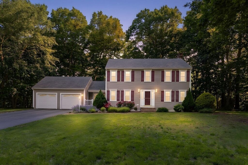 Property Photo:  7 Autumn Way  MA 02333 