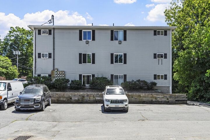 Property Photo: 33 Huron St 9 MA 01420
