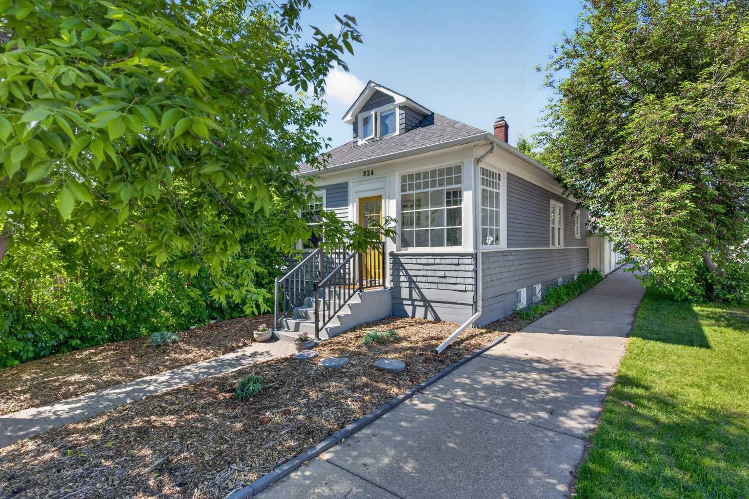 Property Photo: 924 18 Avenue SE AB T2G 1L3