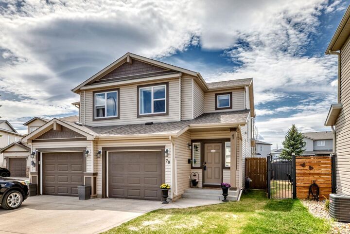 Property Photo:  70 Jensen Place  AB T4P 0G2 