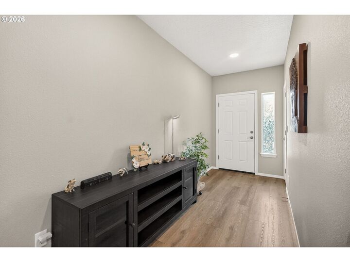 Property Photo:  5088 Holly St  OR 97477 