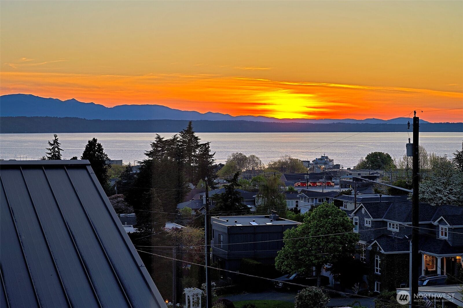 Property Photo: 750 Maple Street WA 98020