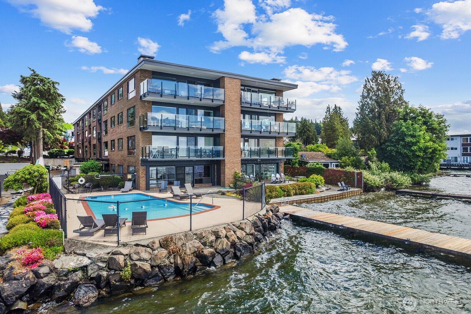 Property Photo: 6225 Lake Washington Boulevard NE 402 WA 98033