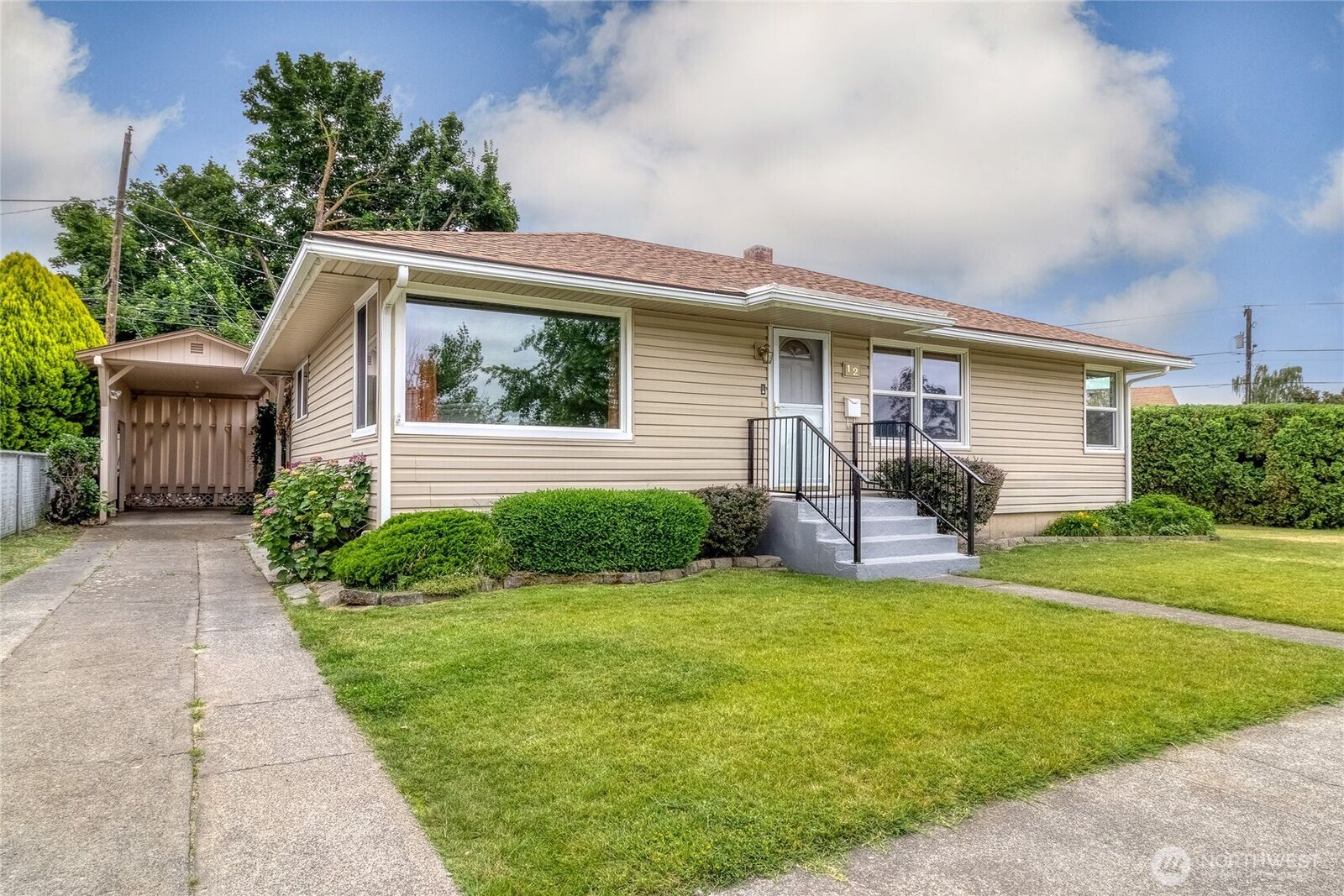 Property Photo: 12 Francis Drive WA 99362