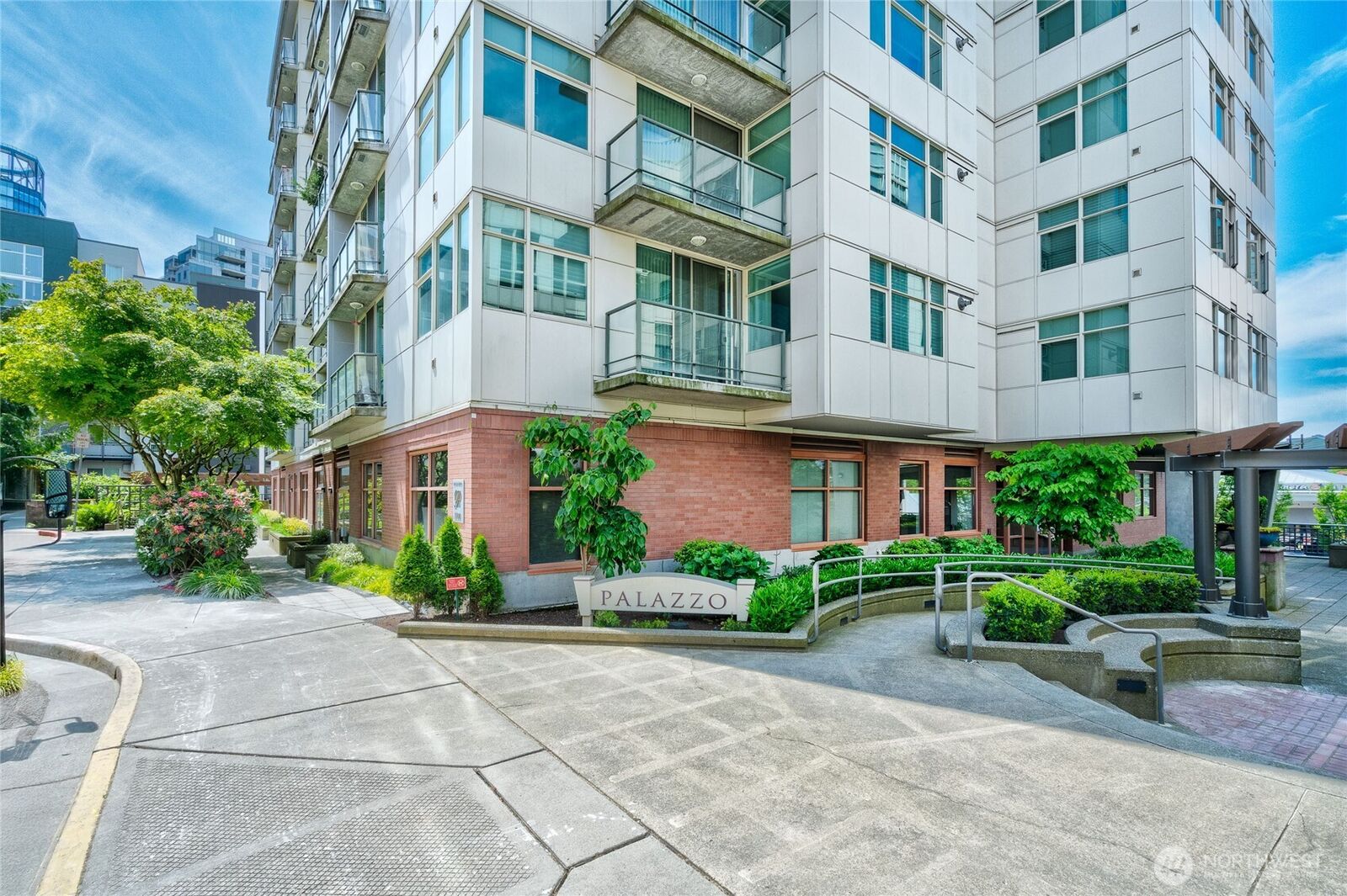 Property Photo: 1100 106th Avenue NE 609 WA 98004
