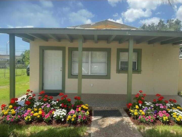 Property Photo:  4100 SW 28th Street  FL 33023 