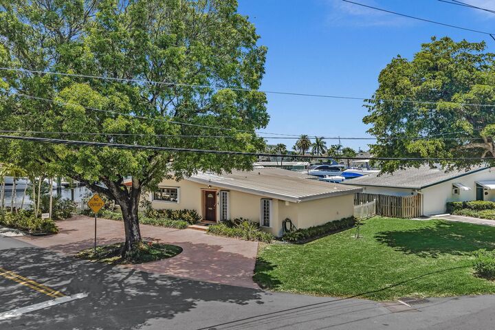 Property Photo:  1300 Cordova Road  FL 33316 
