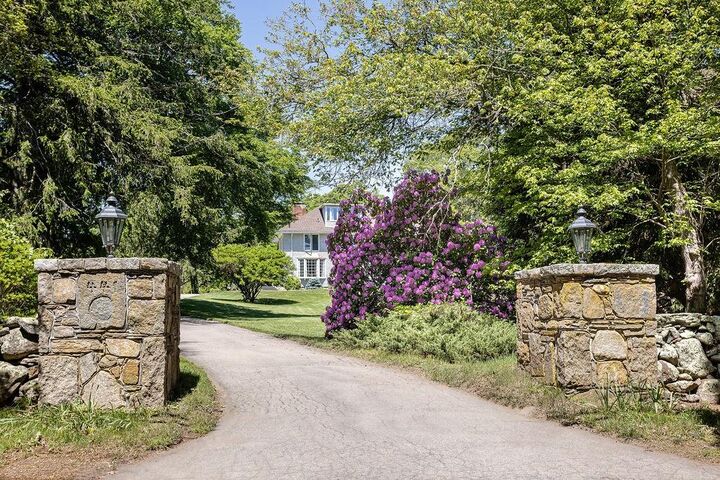 Property Photo:  441 Post Road  RI 02879 