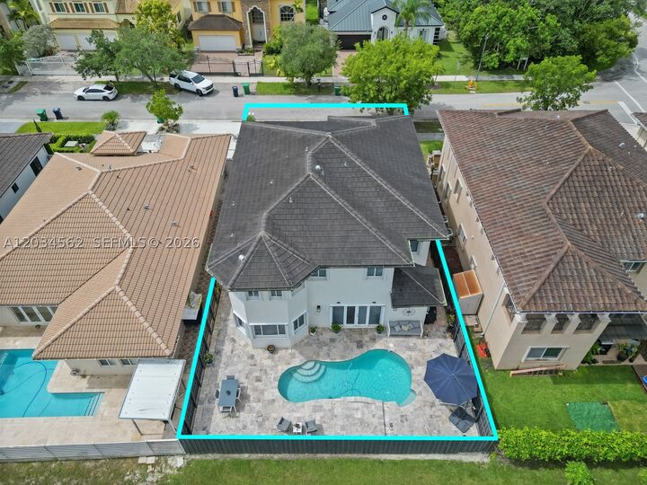 Property Photo: 15651 SW 14th St FL 33194