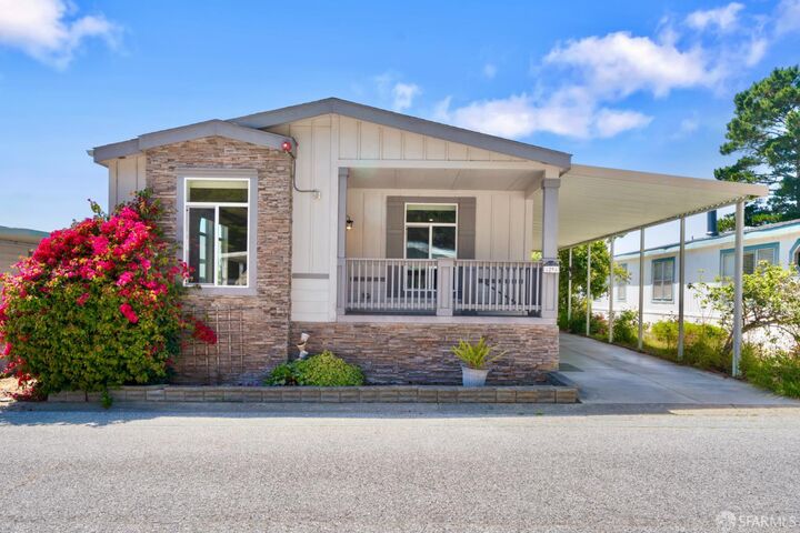 Property Photo:  29 Yacht Lane  CA 94014 