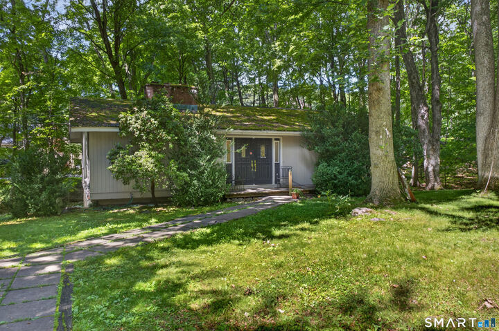 Property Photo:  25 Lords Highway East  CT 06883 
