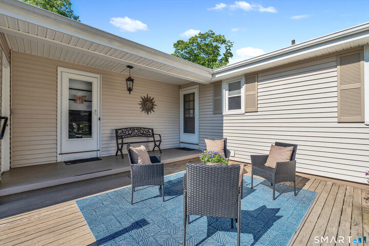 Property Photo:  44 Riverside Drive  CT 06405 
