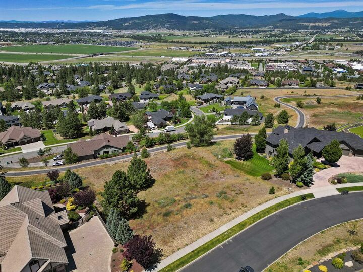 Property Photo:  301 N Legend Tree Dr  WA 99019 