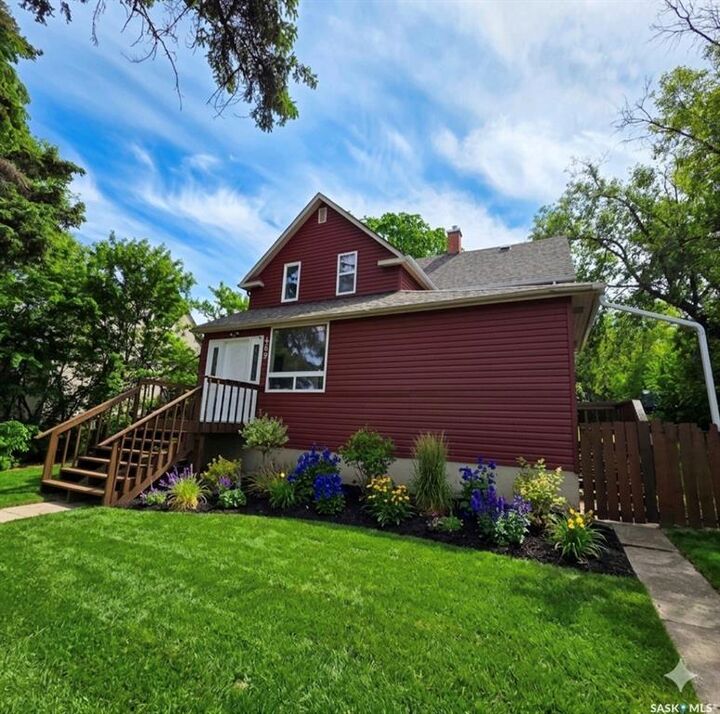 Property Photo: 469 19th Street E SK S6V 1K3