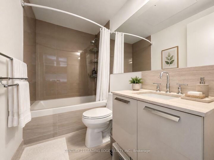 Property Photo:  50 Charles Street E 3906  ON M4Y 0C3 
