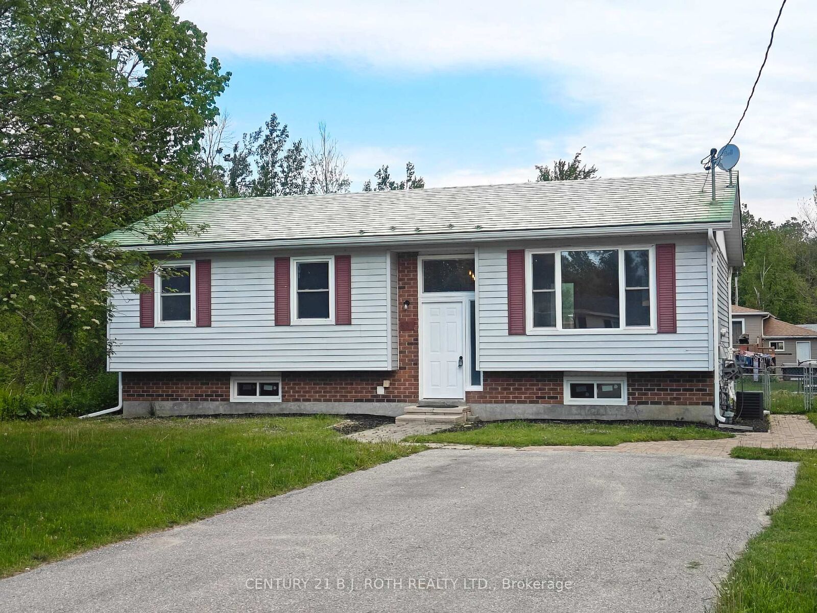 Property Photo: 698 Burton Drive ON L9S 2H6