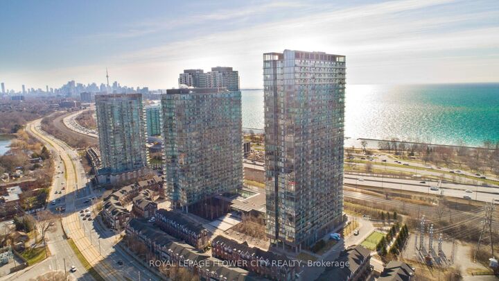 105 The Queensway Avenue 415 — photo 1
