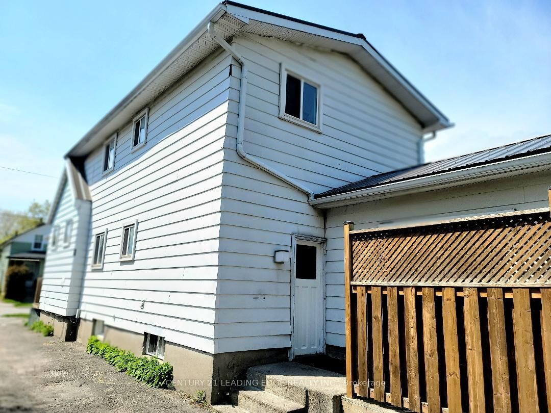 Photo de la propriété: 751 Gifford Street ON L1H 4W1