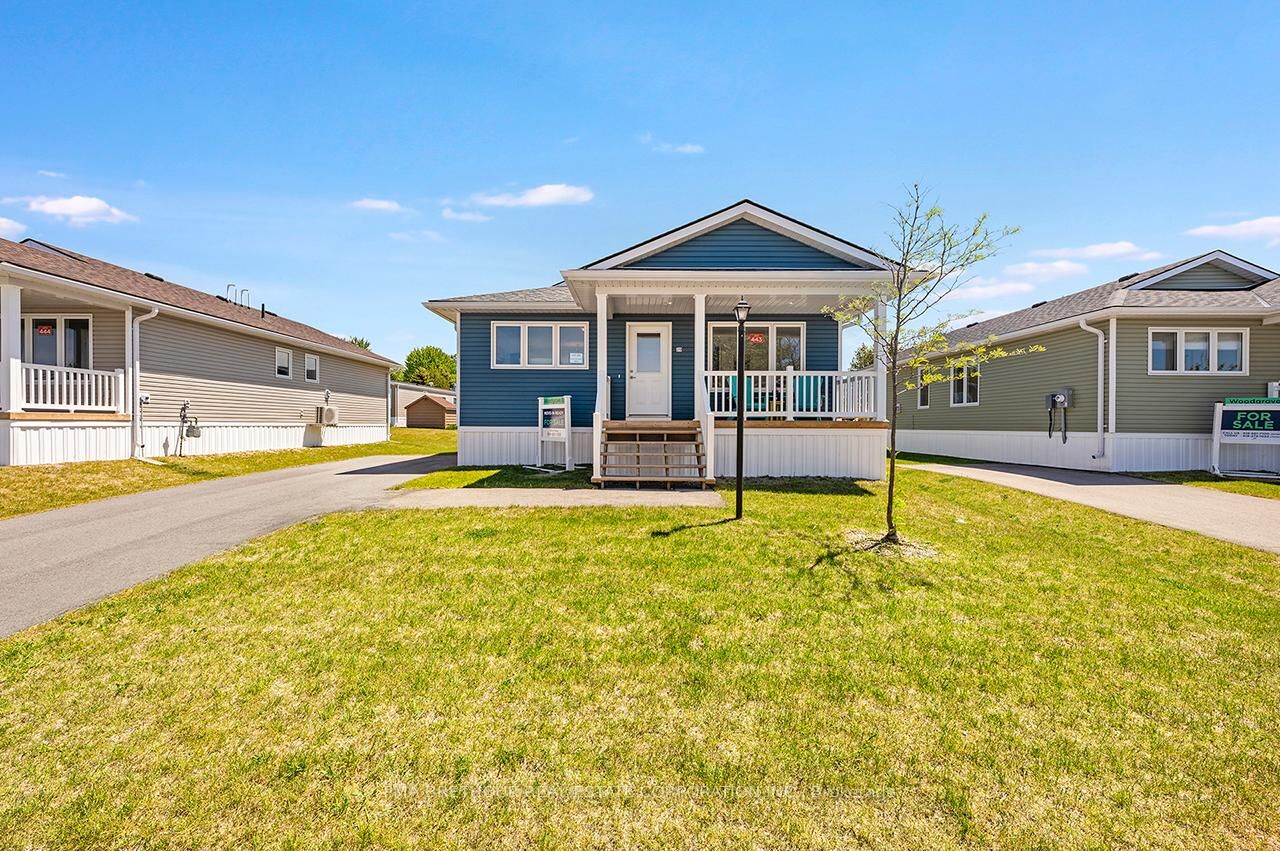 Property Photo: 20 Bluffs View Boulevard ON N7A 0C1