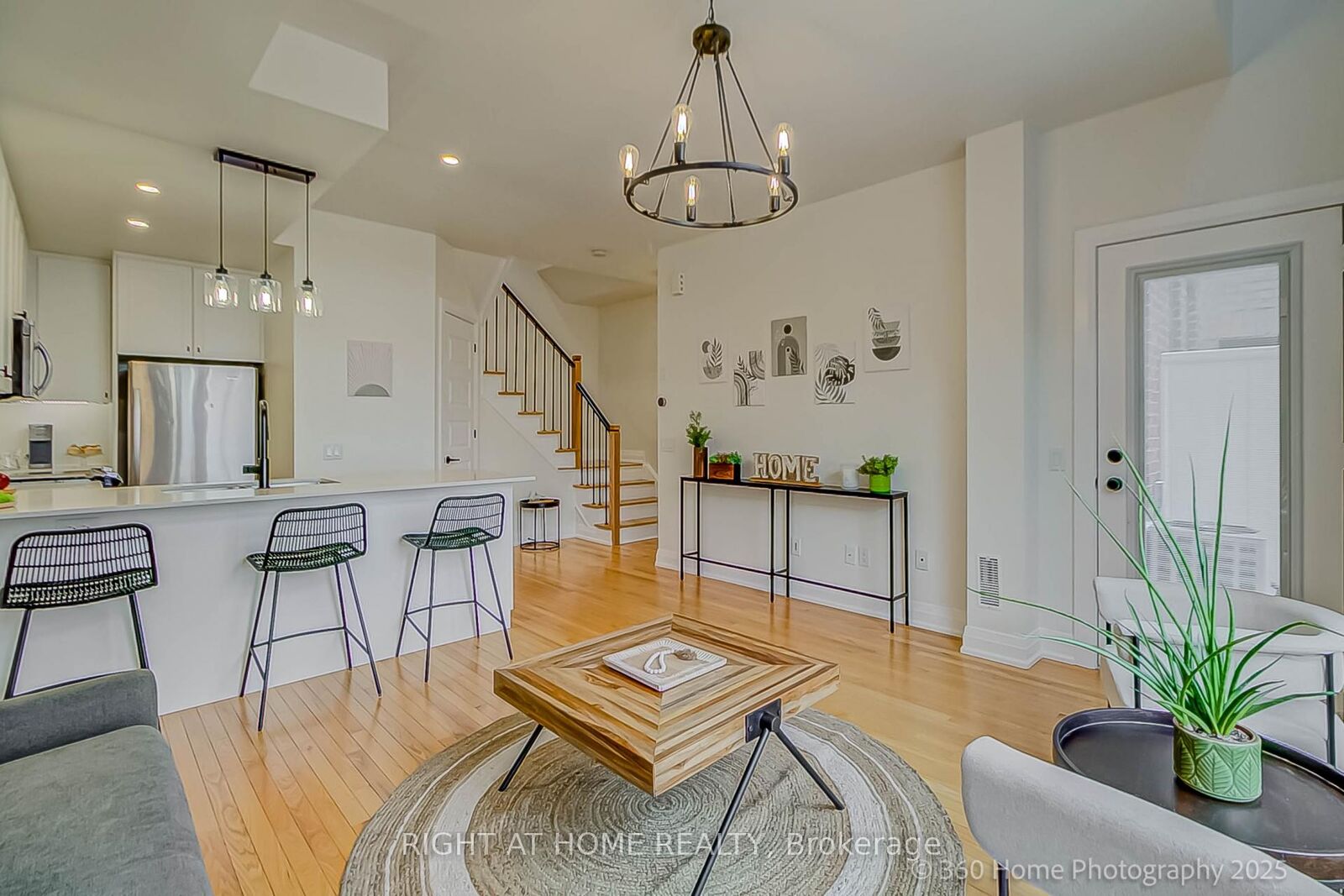 Property Photo: 8169 Kipling Avenue 31 ON L4L 0G4