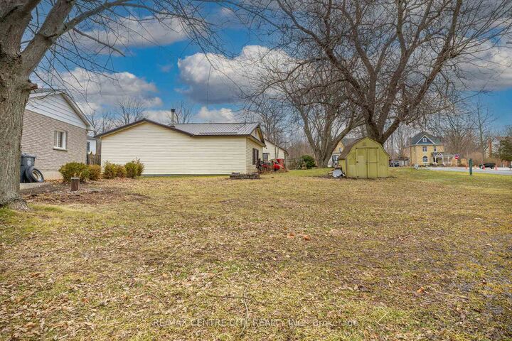 Property Photo: 42606 Johnathon Street ON N0L 2L0