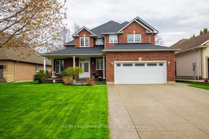 8 Sophie Court — photo 1