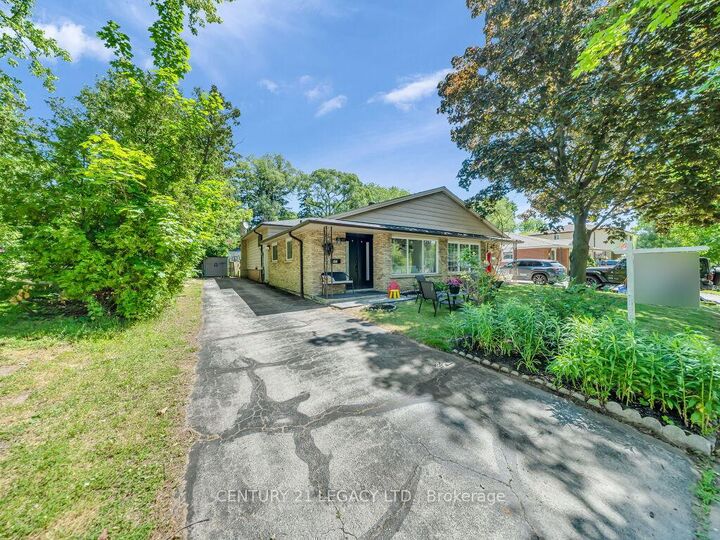 Property Photo: 957 Francis Road ON L7T 3Z1