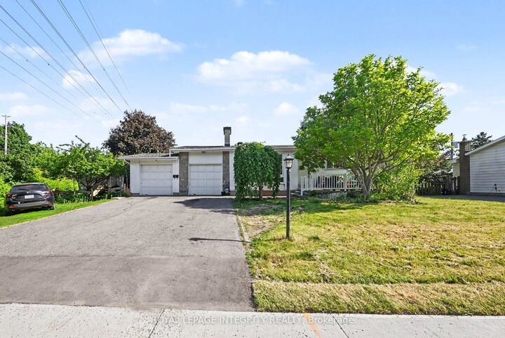 Property Photo: 104 Viewmount Drive ON K2G 3C1