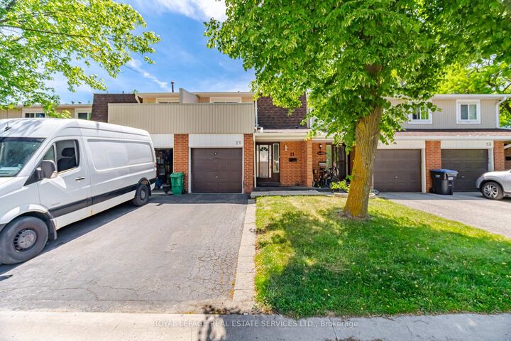 Property Photo: 345 Meadows Boulevard 21 ON L4Z 1G5