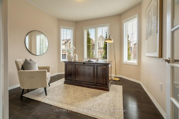 Photo de la propriété: 468 Coombs Court ON L9T 7N5