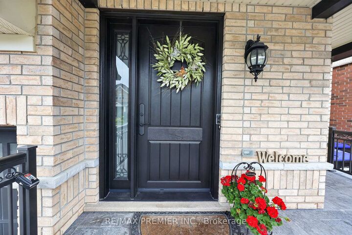 Property Photo: 77 Weaver Terrace ON L0G 1W0