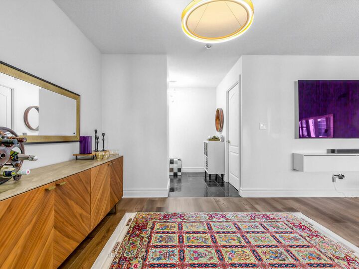 Property Photo: 5418 Yonge Street 812 ON M2N 6X4