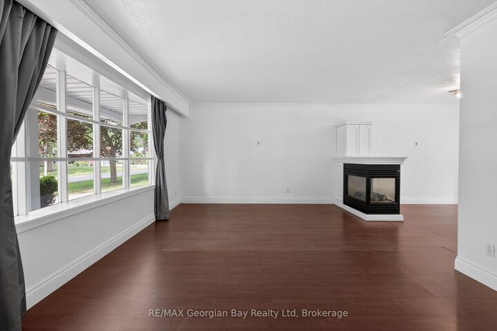 Property Photo: 329 Glenbrook Drive ON L4R 5G4