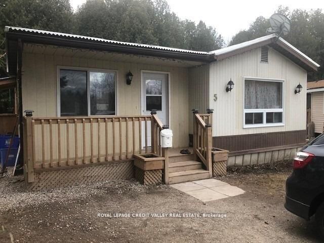 5 Laurel Lane — photo 1
